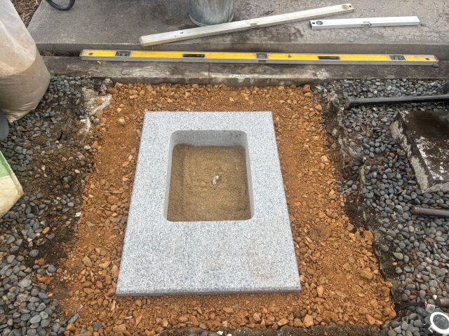 大垣市勝山南墓地　新しい墓石の建立　①墓石建立